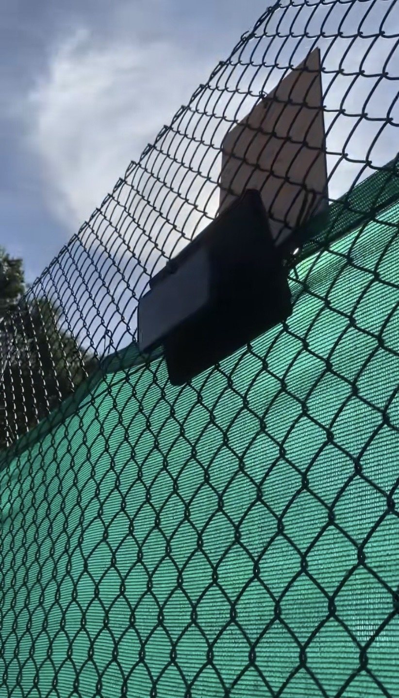 10isTime Halterung am Tennisplatz
